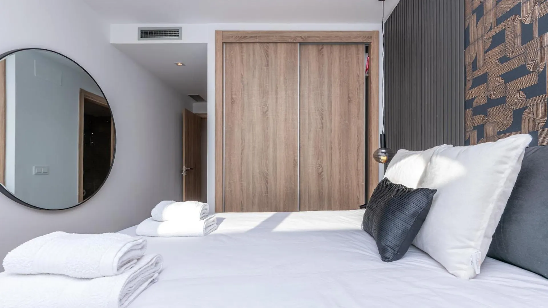 Serenity In Style: Luxury La Cala Golf Getaway لا كالا ذي ميخاس شقة
